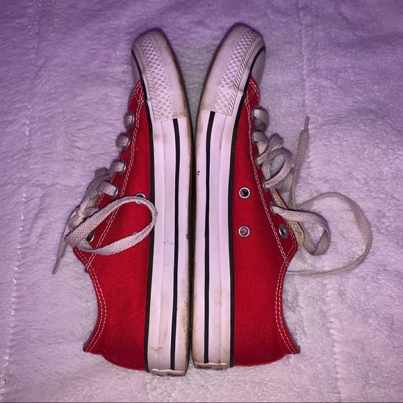 Red low top converse - Picture 3 of 4